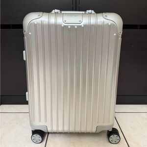 Rimowa Silver Original Cabin (Carry On Size)